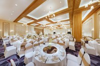 Nơi cung cấp áo ghế uy tín cho trung tâm tổ chức sự kiện