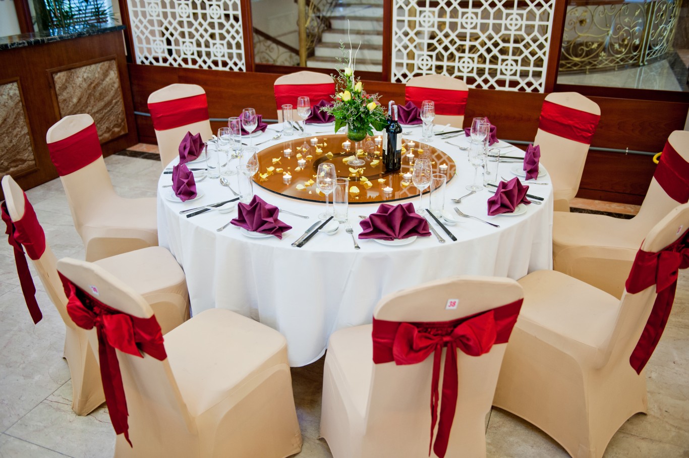 váy ghế nhà hàng cao cấp