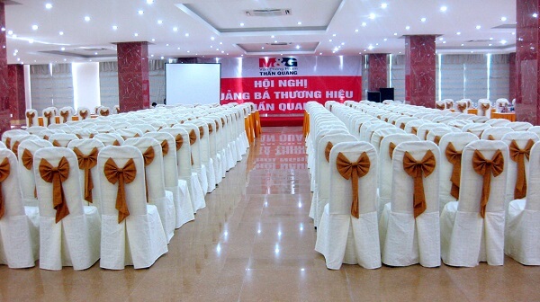 áo phủ ghế hội thảo