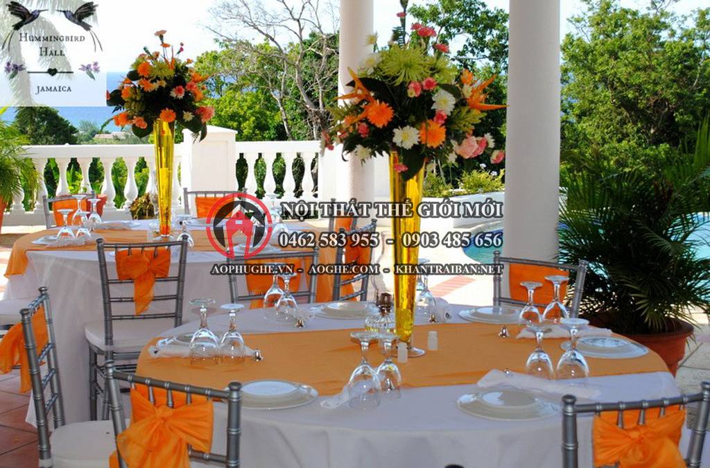 Khăn trải bàn giá rẻ