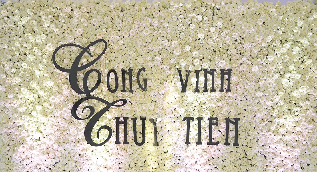 May khăn trải bàn tiệc cưới